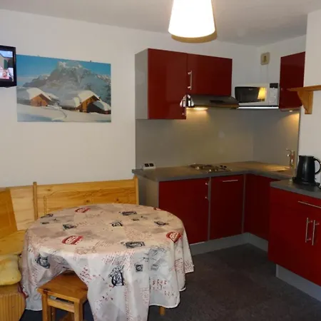 Apartament Aux Menuires, 4 Pers, Aux Pieds, Pied Des Pistes - Fr-1-178-101 *